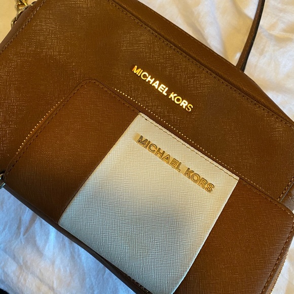 Michael kors crossbody and wallet set - Picture 1 of 1